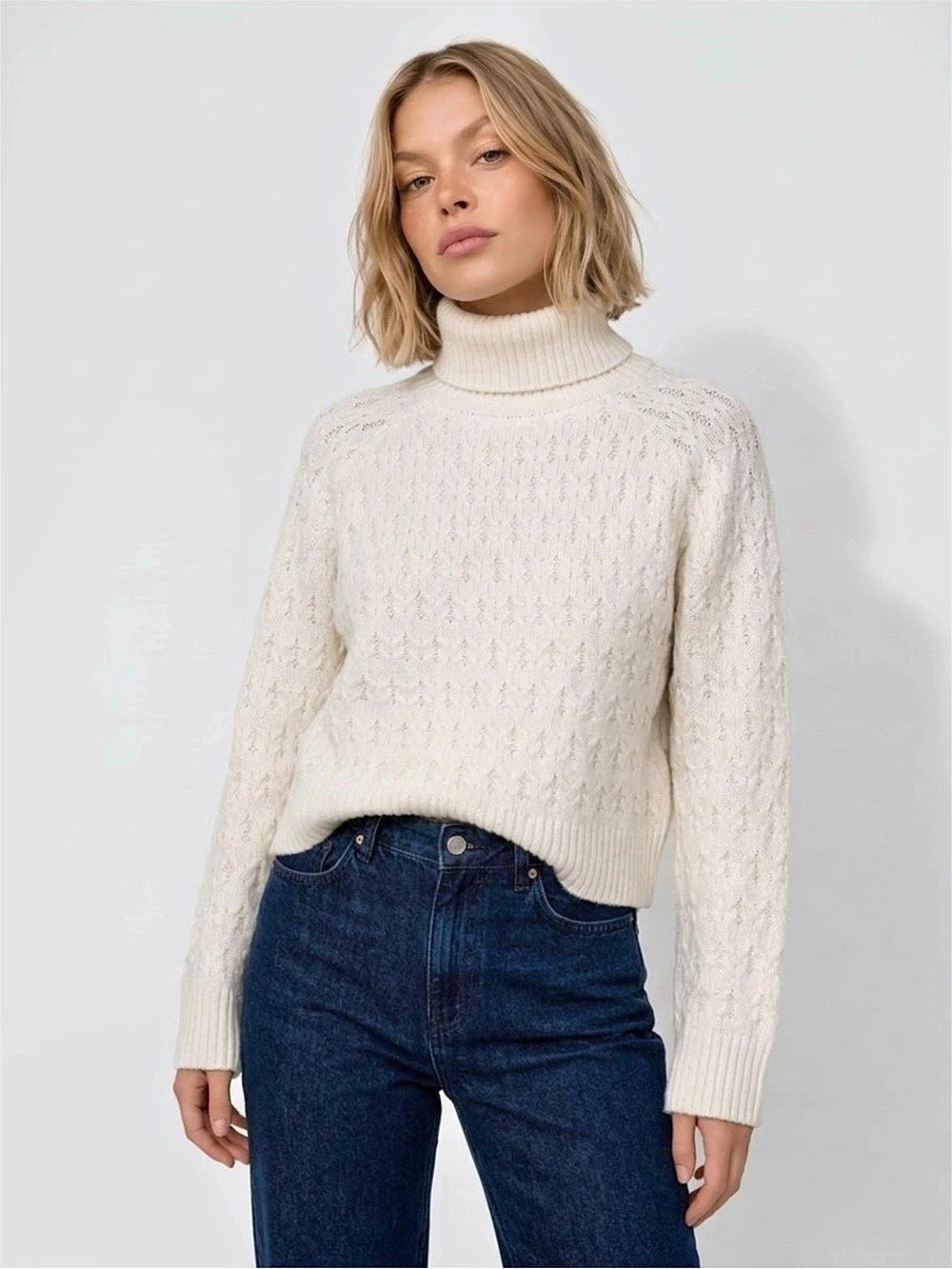 Express Cable Knit Turtleneck Sweater in White Size Small